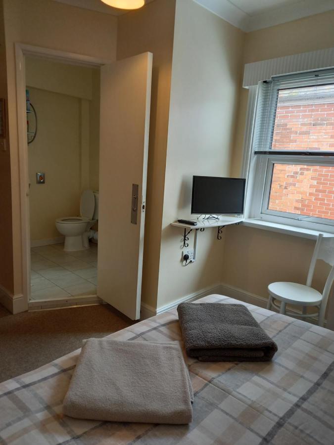 Crofton Guest House Веймут Екстер'єр фото